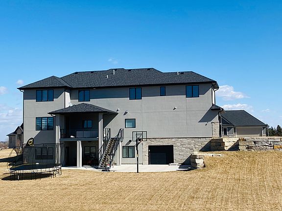 4th image of 7801 S 97th Bay