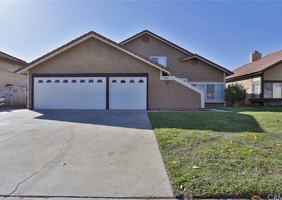 2nd image of 13881 Calada Dr