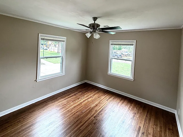 301 S College Ave — Photo 17
