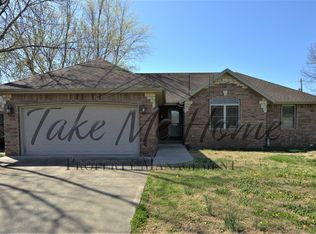 4902 E Farm Road 136, Springfield, MO 65809