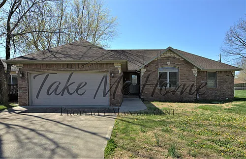 4902 E Farm Road 136 Photo 1