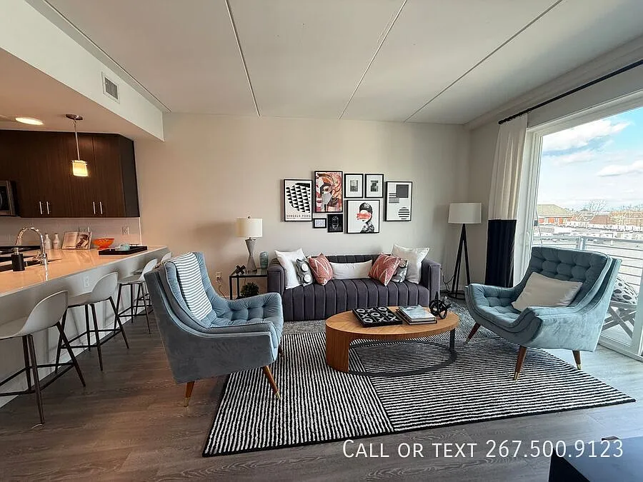 Wonderful One Bedrooms with top end amenities and parking offerings! — Photo 2
