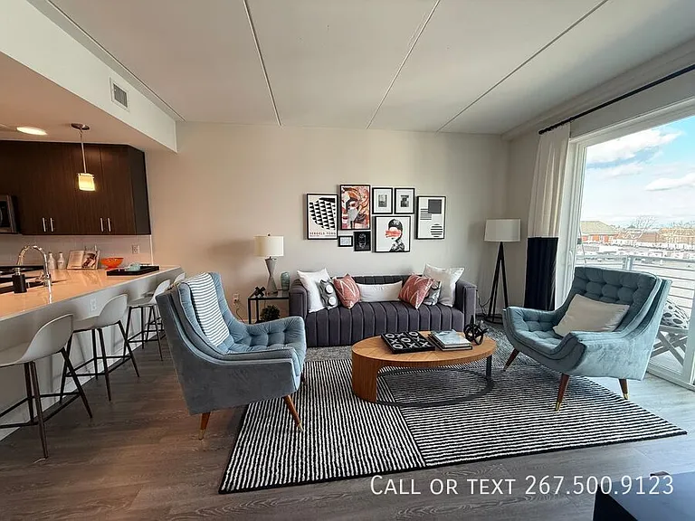 1321 S American St — Photo 2