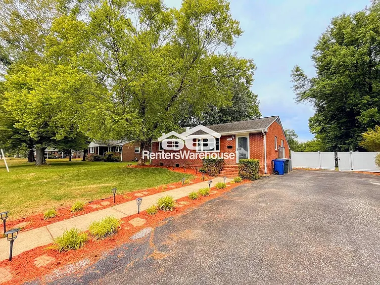 531 Pagewood Dr — Photo 2