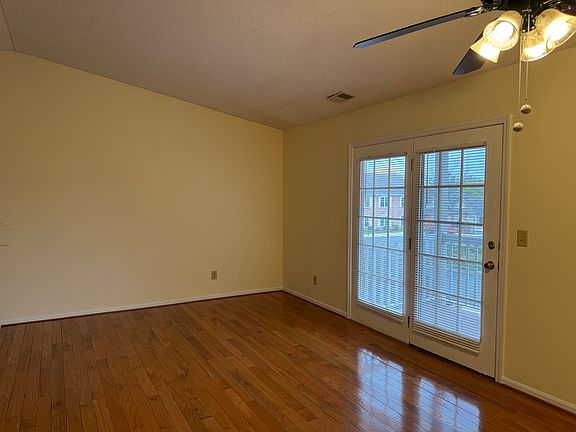 3rd image of 2300 Sylved Ln #5