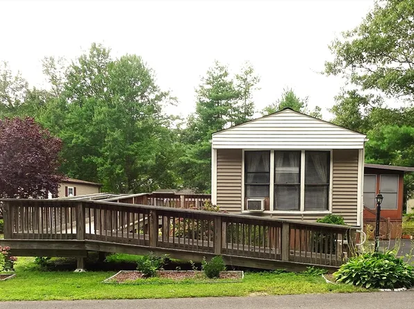 16 Lincoln Cir, Carver, MA 02330