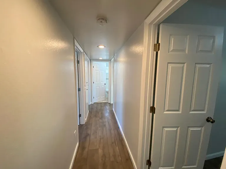 2059 Robin Dr — Photo 17