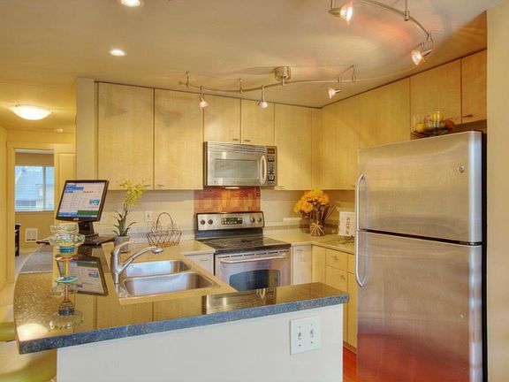 5th image of 8240 126th Ave NE #B301