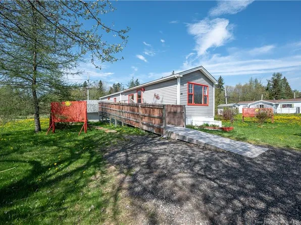 28 Raworth Ave, Moncton, NB E1H 1C1