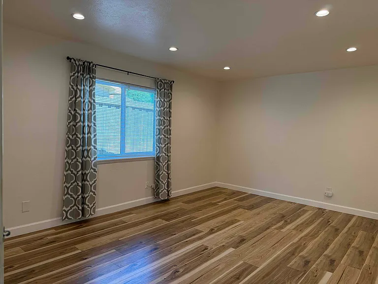 2917 Esquire Ln — Photo 8