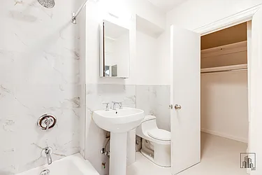 Rented by Barkoff Residential 