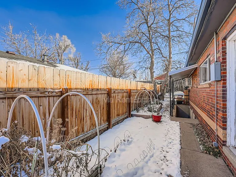 2928 N Milwaukee St — Photo 15