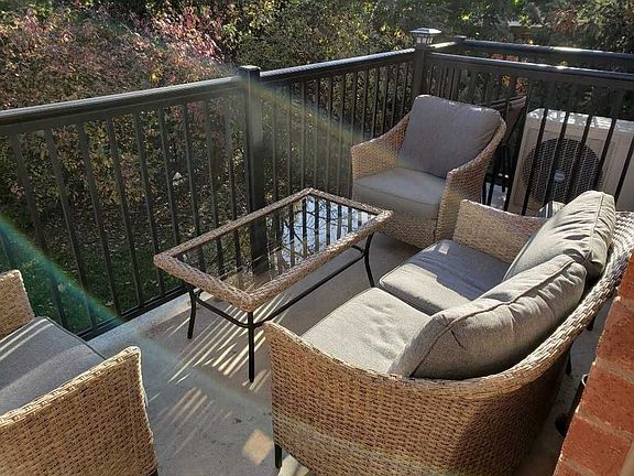 2nd image of 9589 Keele St #106