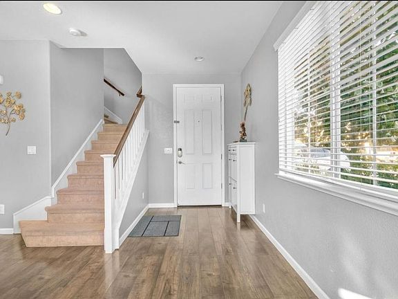 2nd image of 799 Embassy Cir