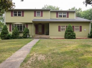 17 Hintz Dr, Wallingford, CT 06492