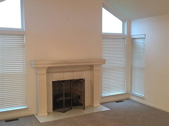 2nd image of 59371 Pine Creek Ct