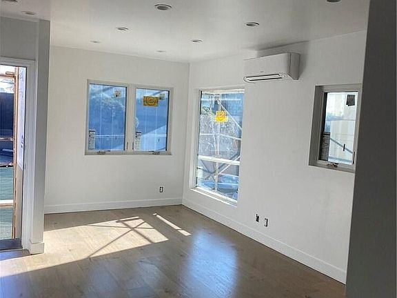 2nd image of 1201 Bayview Dr #B