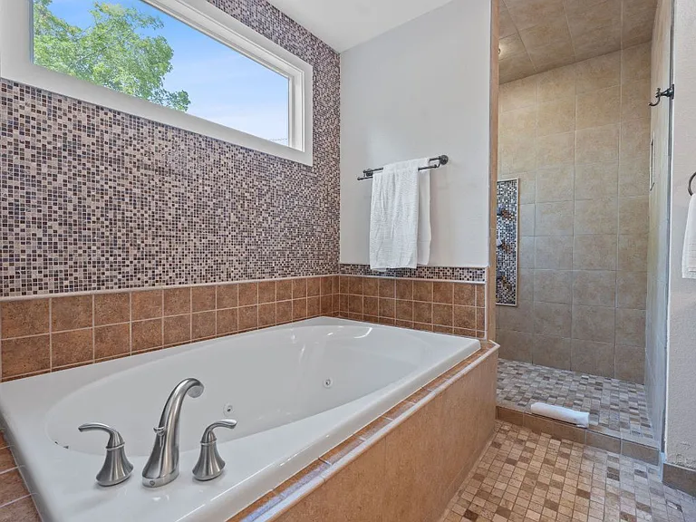 7604 Vail Valley Dr — Photo 15