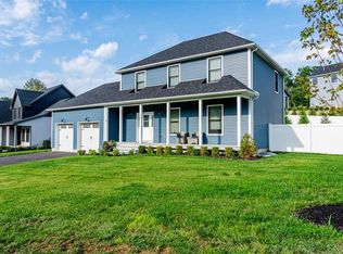 19 Wildwood Dr, Rock Tavern, NY 12575
