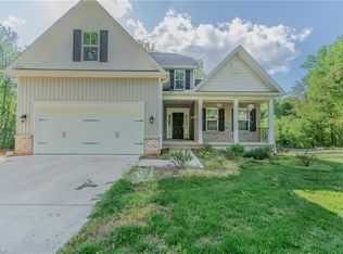 1728 Valley Brook Ct, Clemmons, NC 27012