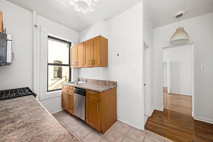 1st image of 256 Pacific St APT 24