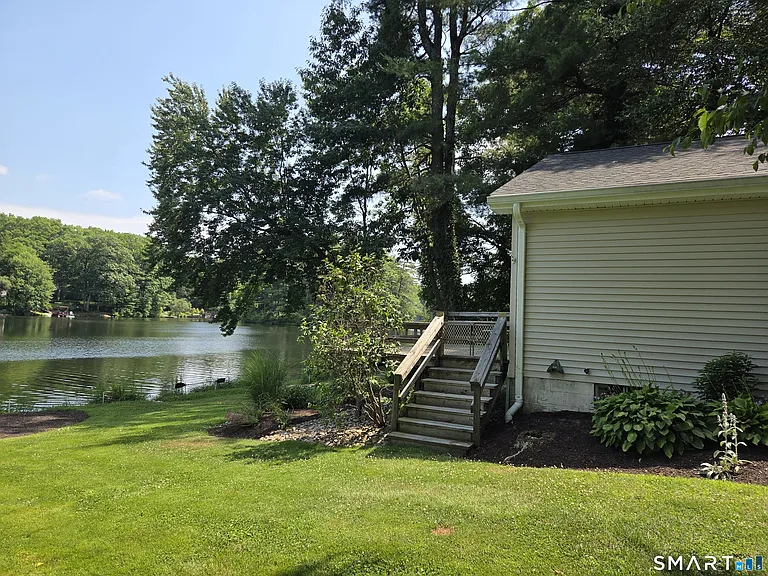 50 Beach Dr — Photo 26