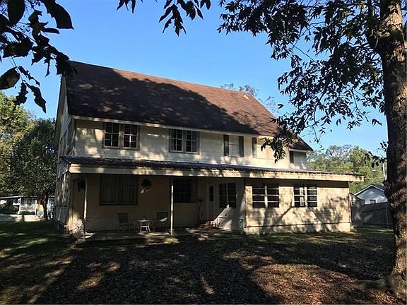 3rd image of 210 N Steele Ave