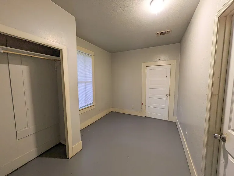4358 Kenneth Ave — Photo 11