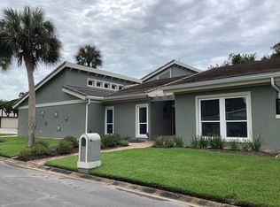 2335 Edgewater Ln, Largo, FL 33774