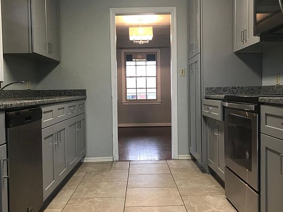 3rd image of 724 NW 54th St