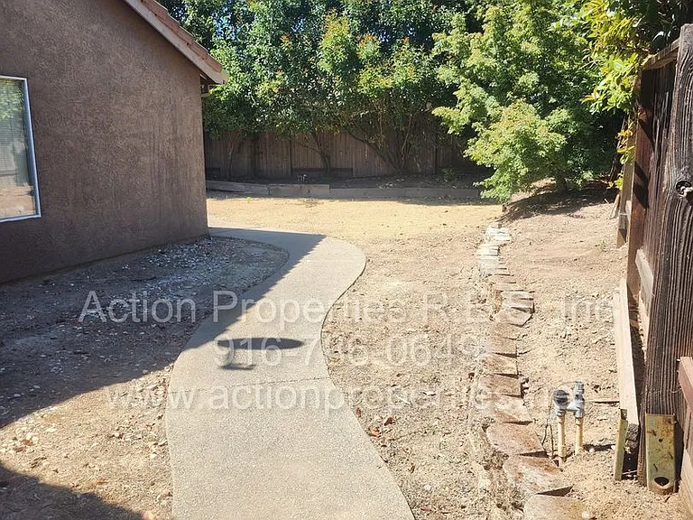 1057 Shenencock Way — Photo 24