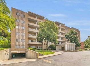 3167 Linden Rd APT 201, Rocky River, OH 44116