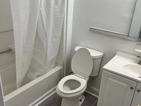4th image of 1326 Ramblewood Ln #1326