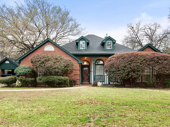 303/305 Cecile Ct, Arlington, TX 76013