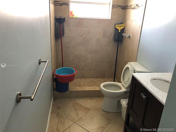 5th image of 1750 NE 191st St APT 426-4