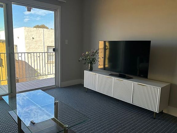3rd image of 215 W Grape St #5