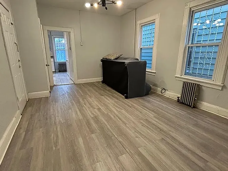 52 Kent St #1F — Photo 6