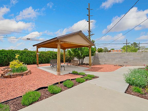 2nd image of 1028 Avenida De Las Campanas