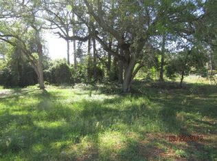 300 Bear Foot Ln, Carrabelle, FL 32322