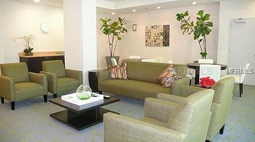5th image of 1190 Washington St #217