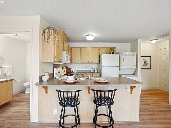 2nd image of 14609 NE 20th Ave #C201