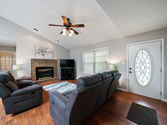 2nd image of 677 Camelia Dr