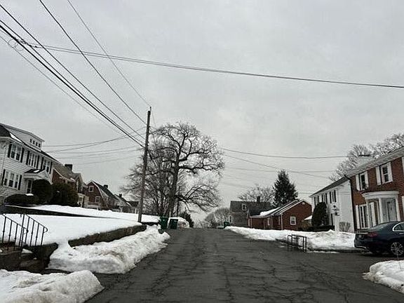 4th image of 48 Rural Ave