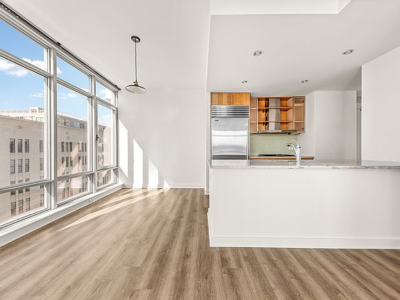 4th image of 1 Northside Piers APT 7E