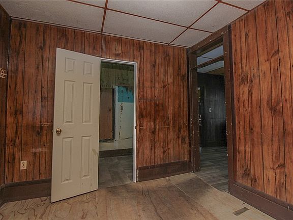 5th image of 102 4th St