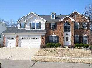 9153 Meadowglen Ln, Saint Louis, MO