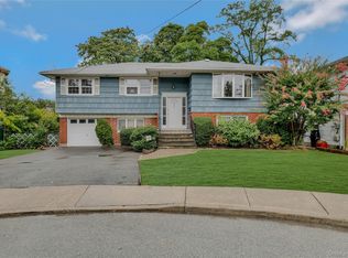 946 Edwards Blvd, Valley Stream, NY 11580