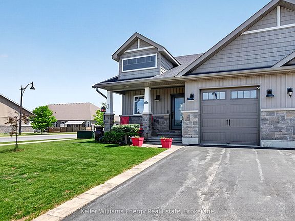 2nd image of 7 Farrington Cres
