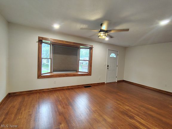 4th image of 106 Park St