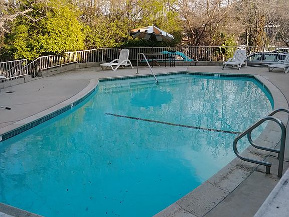 4th image of 1831 Garvey Ave APT 11